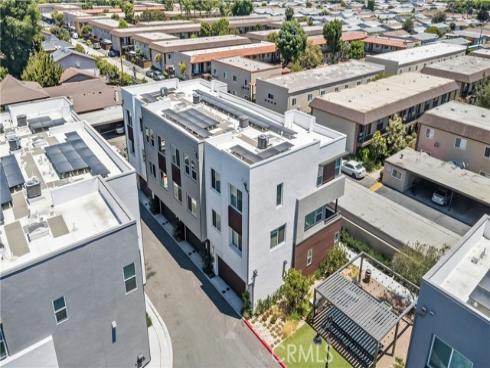 633 S Lyon St , Santa Ana, CA