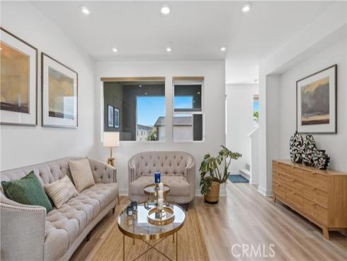 633 S Lyon St , Santa Ana, CA