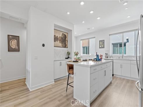 633 S Lyon St , Santa Ana, CA