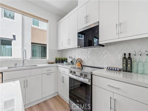 633 S Lyon St , Santa Ana, CA