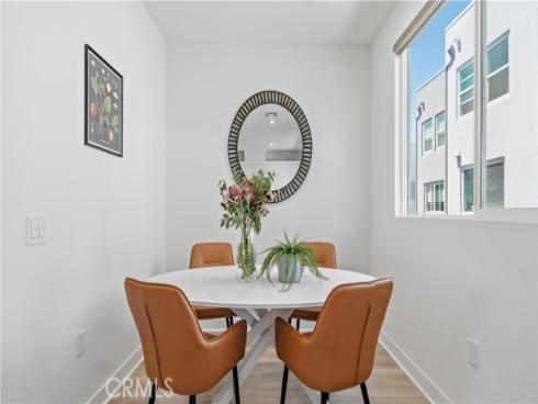 633 S Lyon St , Santa Ana, CA