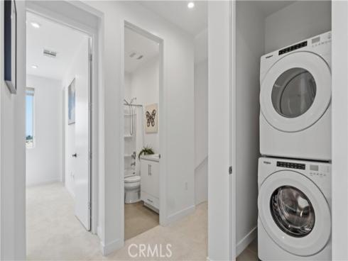 633 S Lyon St , Santa Ana, CA