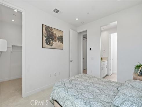 633 S Lyon St , Santa Ana, CA