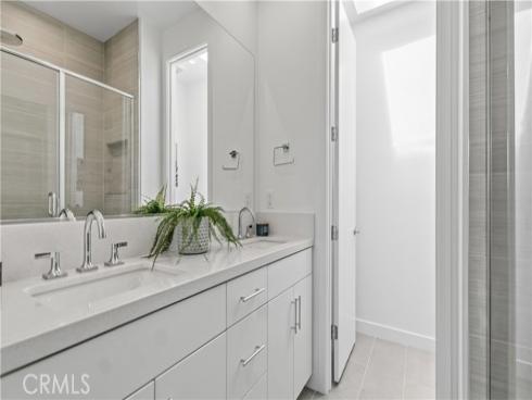 633 S Lyon St , Santa Ana, CA