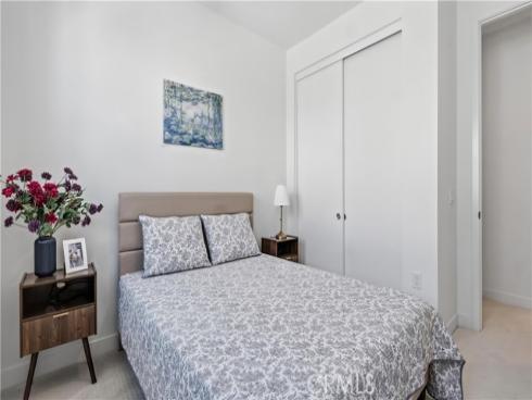633 S Lyon St , Santa Ana, CA