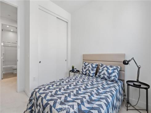 633  S Lyon St  , Santa Ana, CA