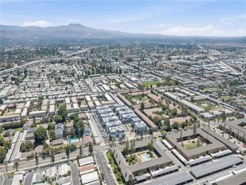 633 S Lyon St , Santa Ana, CA