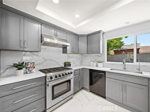 210 W Alton Avenue, Santa Ana, CA