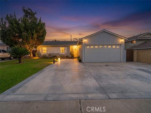 2501  Deodar  , Santa Ana, CA
