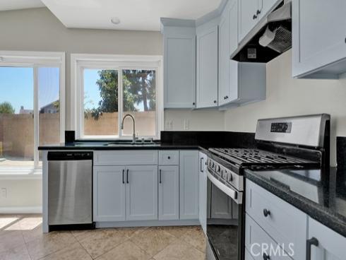 902 W Alpine , Santa Ana, CA