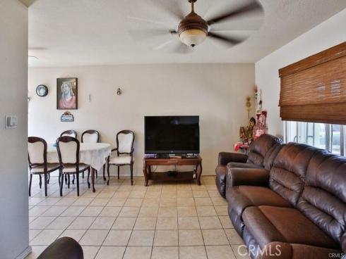 2302 W La Verne Avenue, Santa Ana, CA