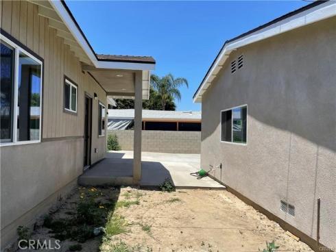 2302 W La Verne Avenue, Santa Ana, CA