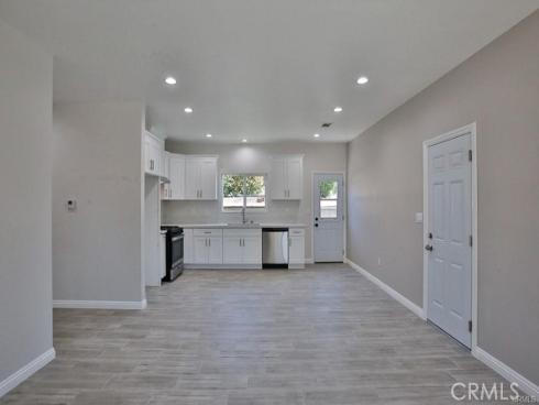 2302 W La Verne Avenue, Santa Ana, CA
