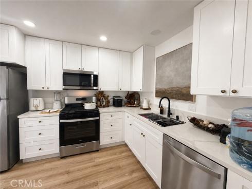 1113 S Golden West Avenue, Santa Ana, CA