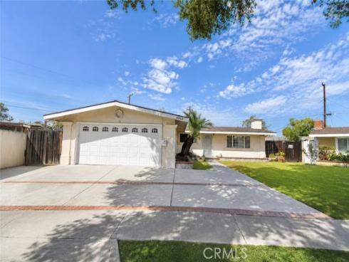4213 W Roberts , Santa Ana, CA