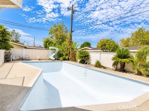 4213 W Roberts , Santa Ana, CA