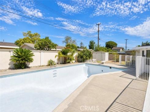 4213 W Roberts , Santa Ana, CA