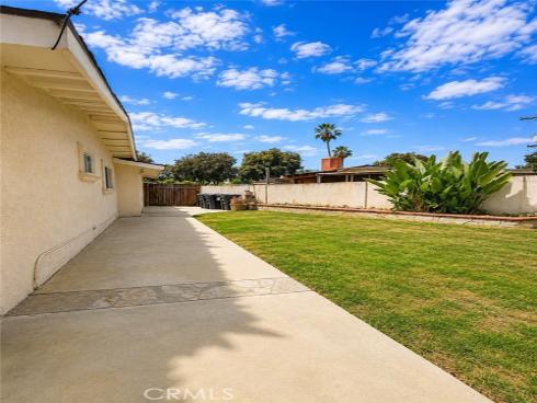 4213 W Roberts  , Santa Ana, CA