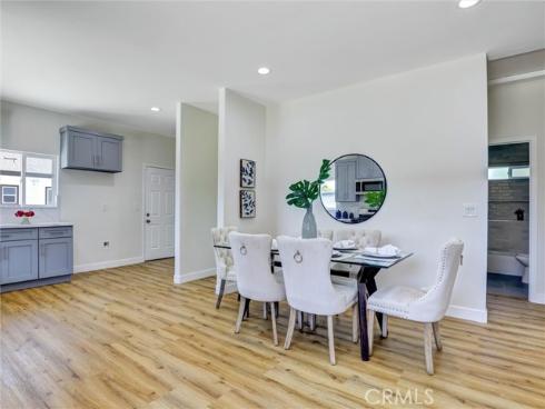 1050 W Chestnut Avenue, Santa Ana, CA