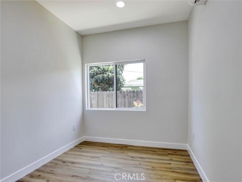 1050 W Chestnut Avenue, Santa Ana, CA