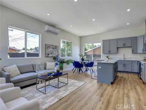 1050 W Chestnut Avenue, Santa Ana, CA