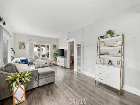 836 South Sycamore Street , Santa Ana, CA