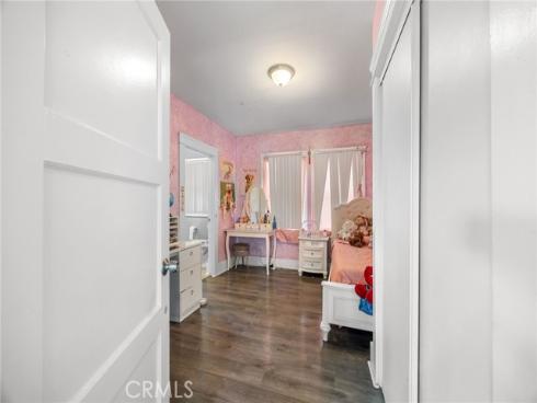 836 South Sycamore Street , Santa Ana, CA