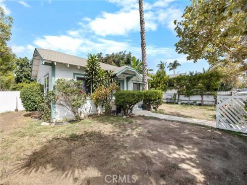 836 South Sycamore Street , Santa Ana, CA