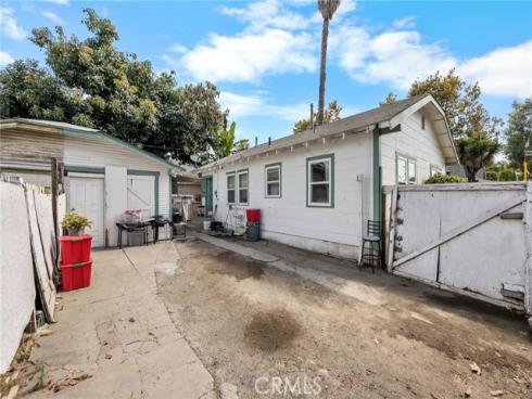 836 South Sycamore Street , Santa Ana, CA