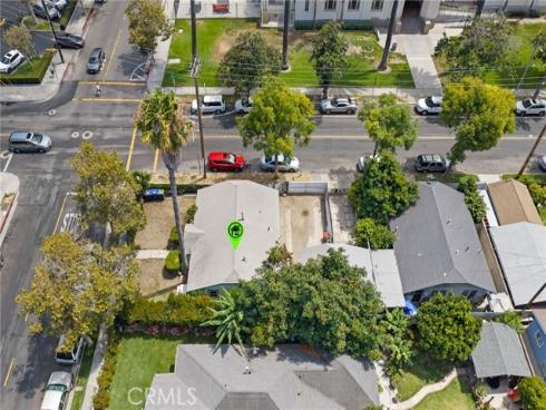836 South Sycamore Street , Santa Ana, CA