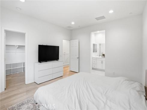 916 E 3rd St , Santa Ana, CA