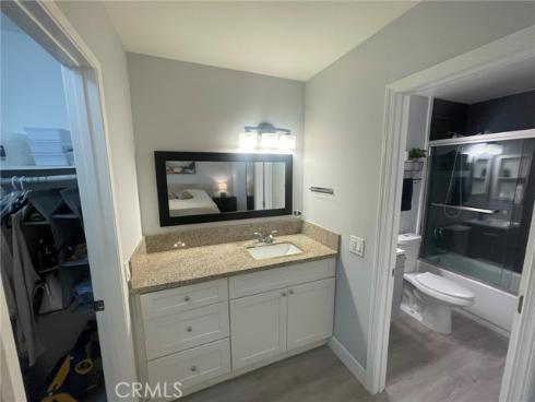 2961 S Sycamore B Street, Santa Ana, CA