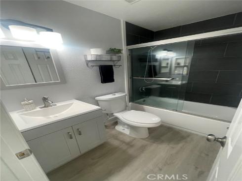 2961 S Sycamore B Street, Santa Ana, CA