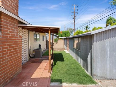 1917 W Flora St , Santa Ana, CA