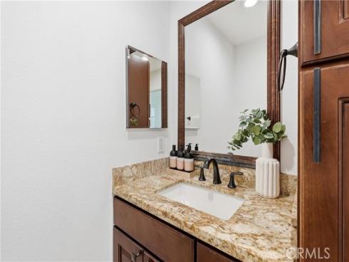 531 W Alton B , Santa Ana, CA