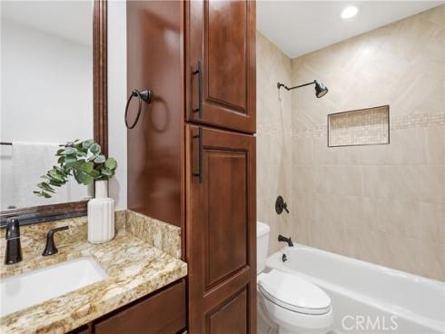 531 W Alton B , Santa Ana, CA