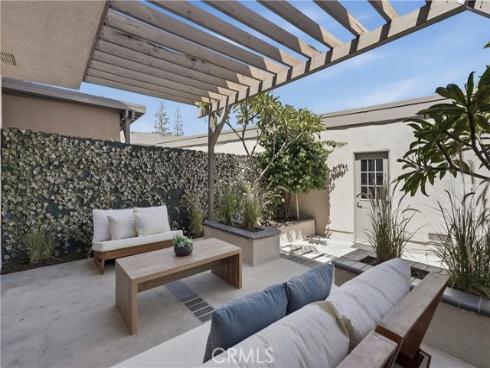 531 W Alton B , Santa Ana, CA
