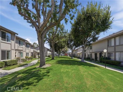 531 W Alton B , Santa Ana, CA
