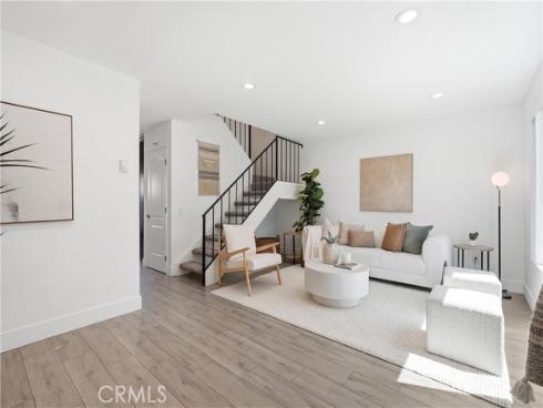 531 W Alton B , Santa Ana, CA