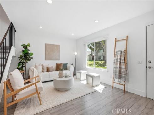 531 W Alton B , Santa Ana, CA