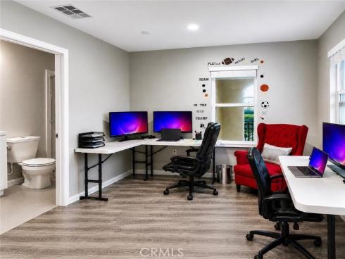 120 S Pacific Ave 34 , Santa Ana, CA