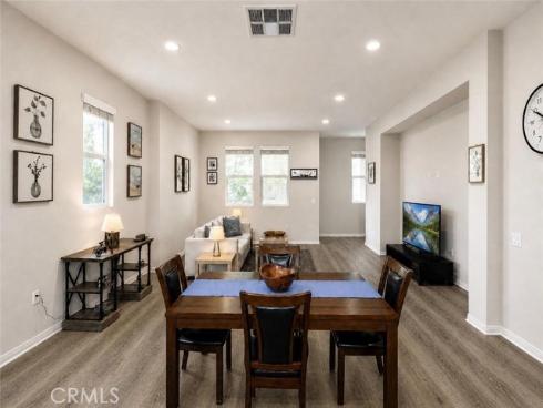 120 S Pacific Ave 34 , Santa Ana, CA