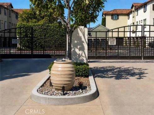120 S Pacific Ave 34 , Santa Ana, CA