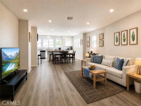 120 S Pacific Ave 34 , Santa Ana, CA