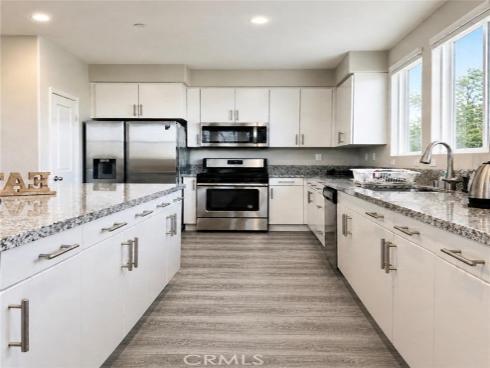 120 S Pacific Ave 34 , Santa Ana, CA