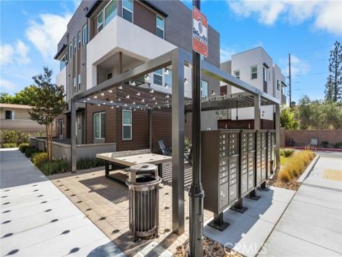 669 S Lyon Street, Santa Ana, CA