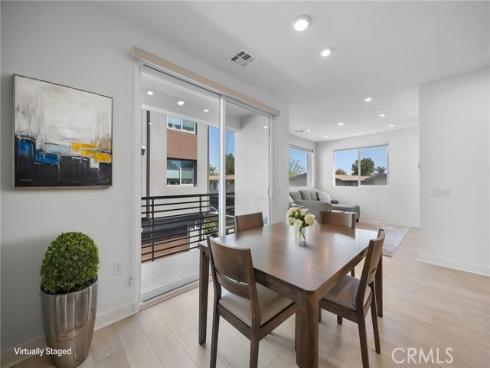 669 S Lyon Street, Santa Ana, CA
