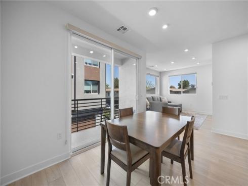 669 S Lyon Street, Santa Ana, CA
