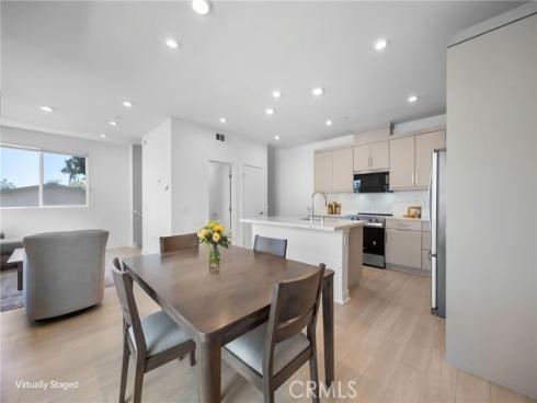 669 S Lyon Street, Santa Ana, CA