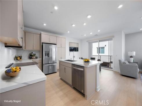 669 S Lyon Street, Santa Ana, CA